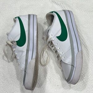 Nike womens White and Green Low-Top Sneakers